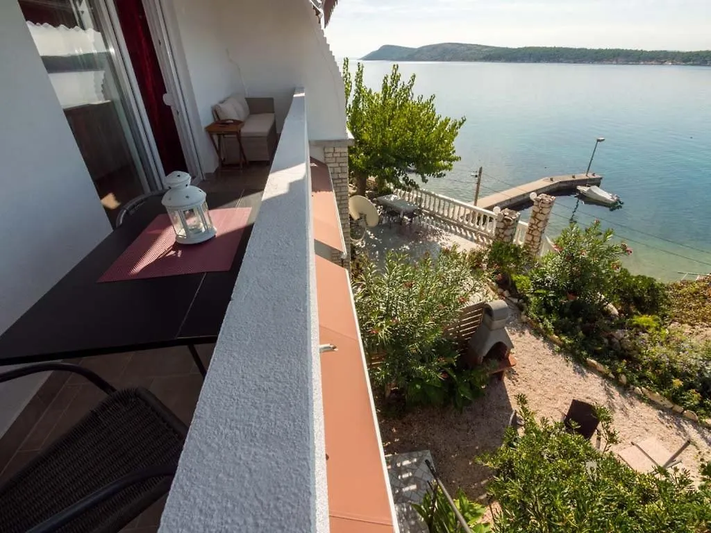Oaza Planjke - Apartman Vip Rab Town 0*,  Croatia